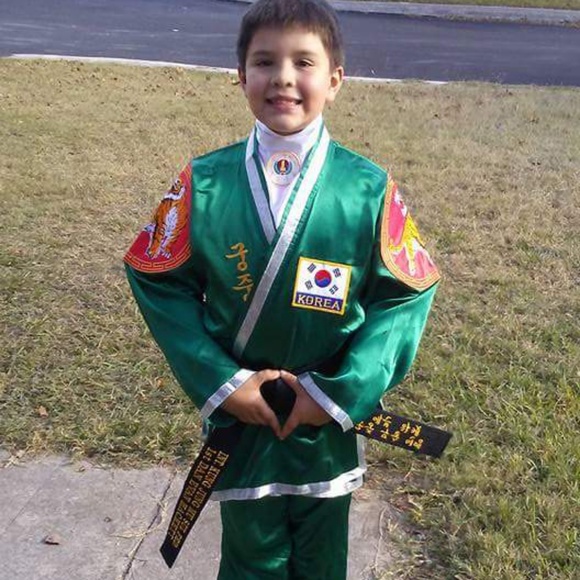 Meet your Posher, Debi - Picture 4 of 5